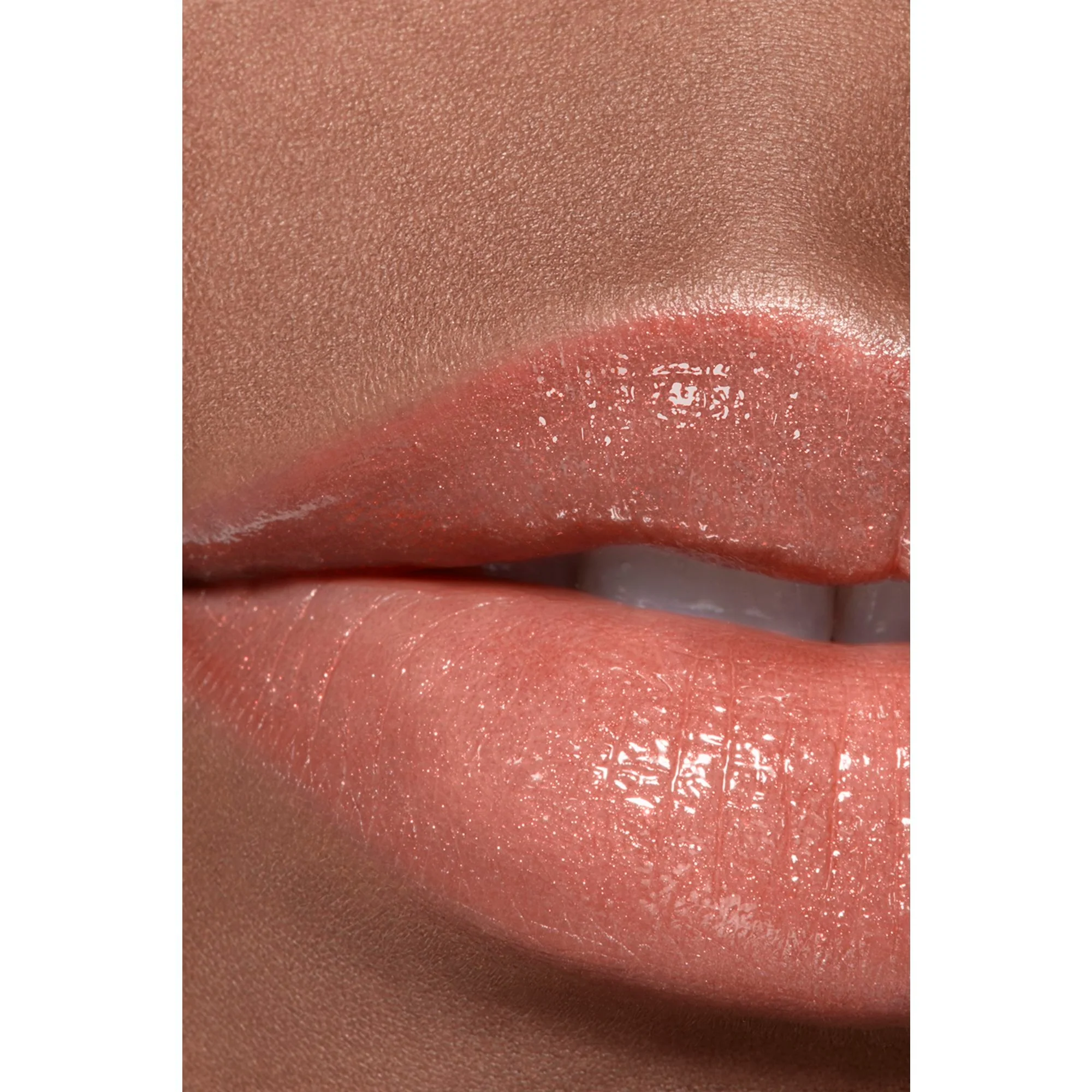 ROUGE COCO BAUME - BRILLANTE - BALSAMO IDRATANTE COLORATO SUBLIMATORE, INTENSITÀ SU MISURA