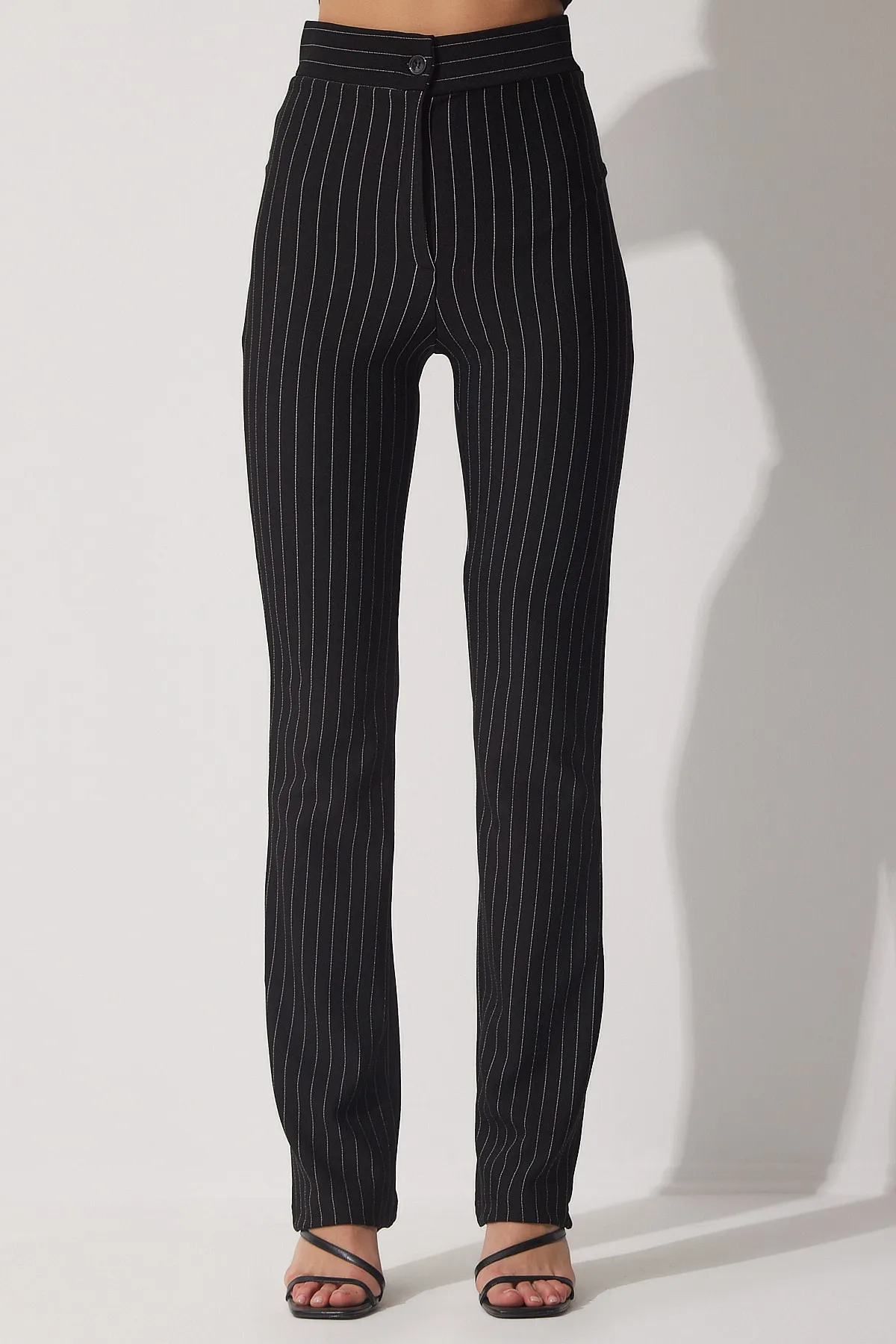 Happiness İstanbul  Schwarze gestreifte Damenhose mit hoher Taille RV00094