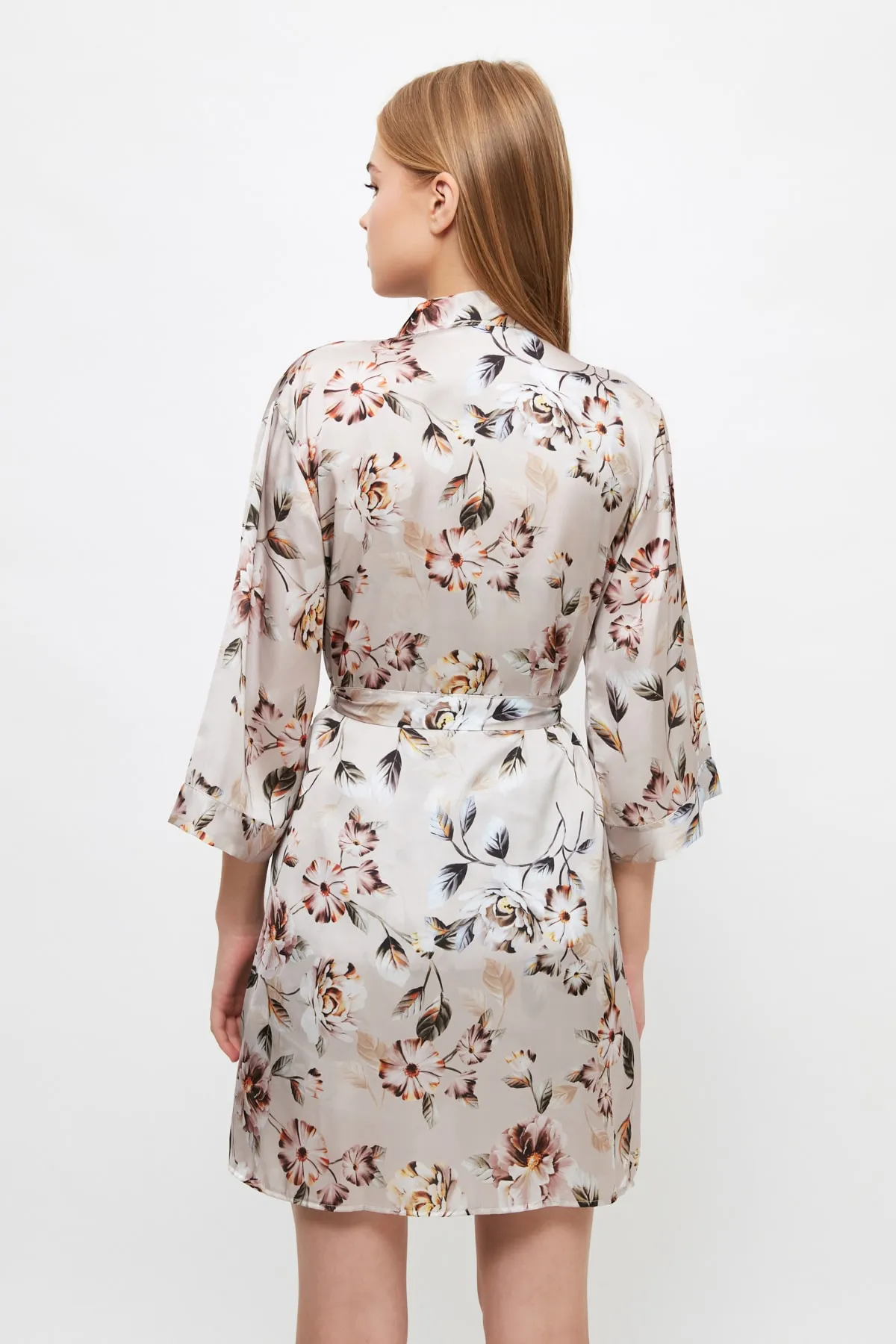 Trendyol Collection  Mehrfarbiger gewebter Morgenmantel THMSS21SB0005