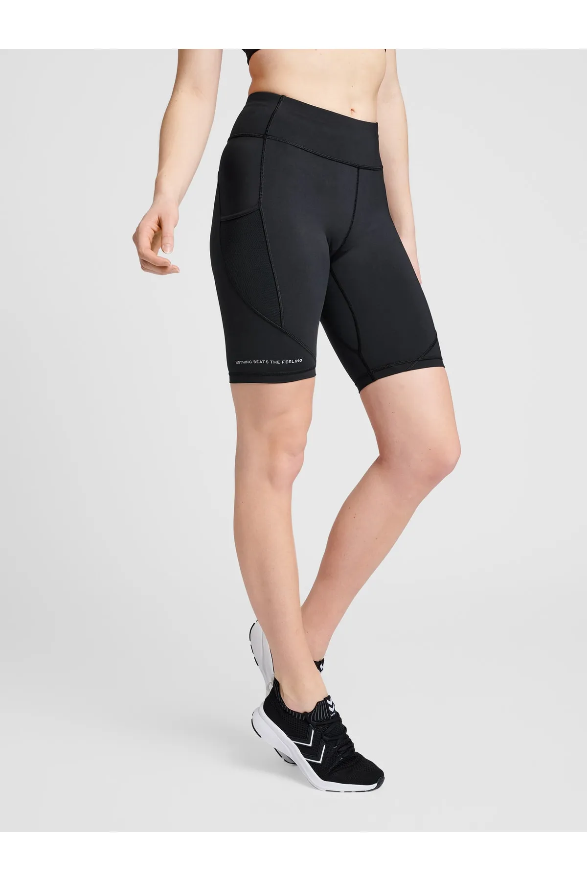 NEWLİNE  Kurze Sporthose - Schwarz - Mittlerer Bund