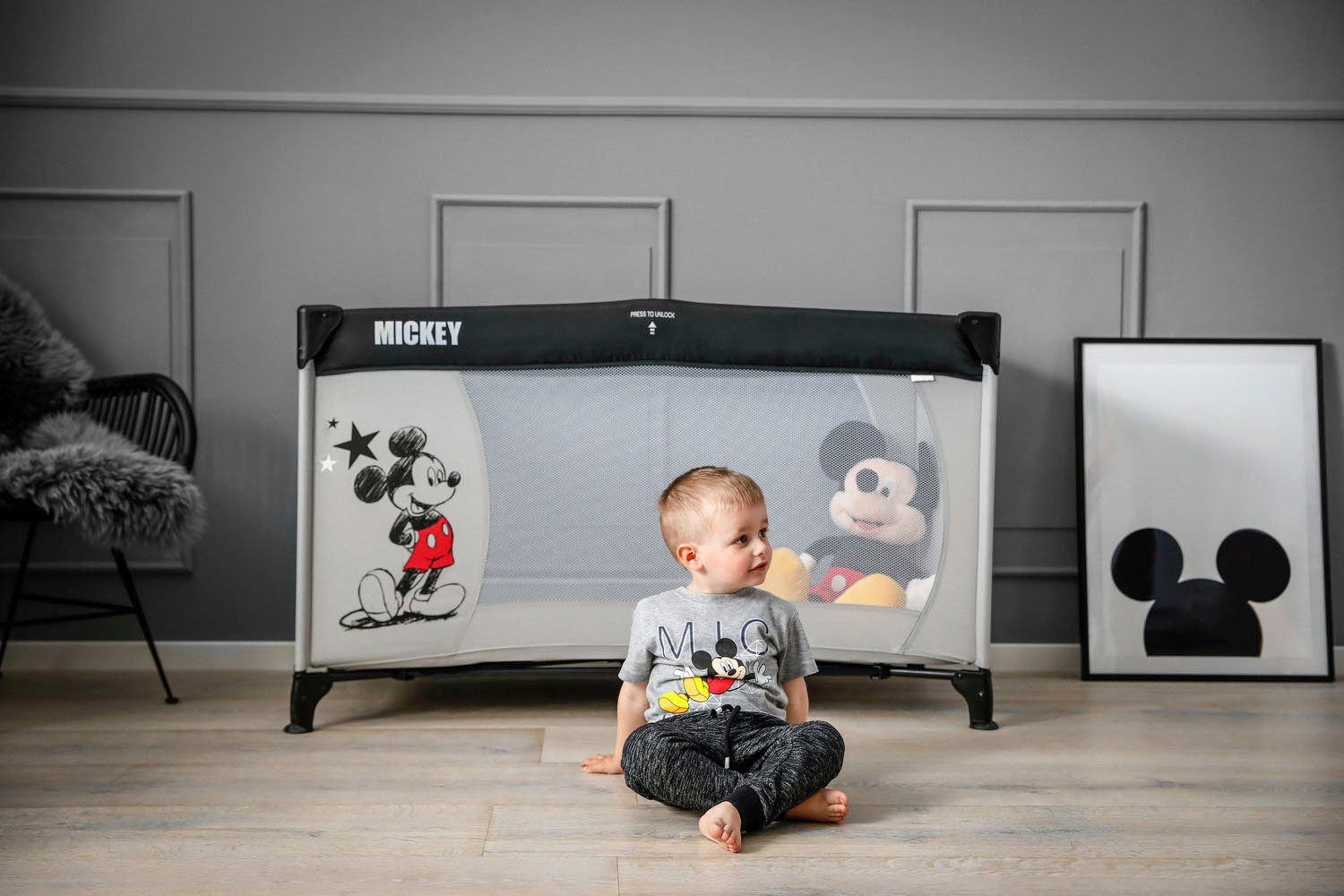 Hauck Baby-Reisebett Dream N Play - Mickey Stars, inkl. Transporttasche