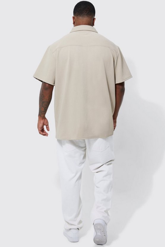 Plus kurzärmliges Jersey-Hemd mit Fischgräten-Print
