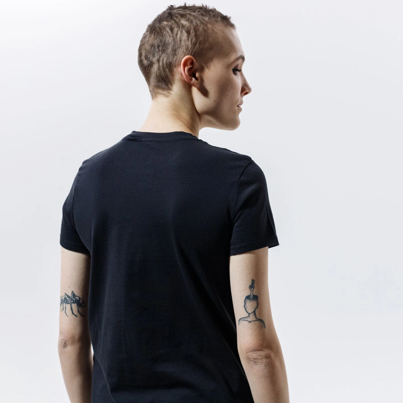 LEVI'S T-SHIRT PERFECT TEE Schwarz