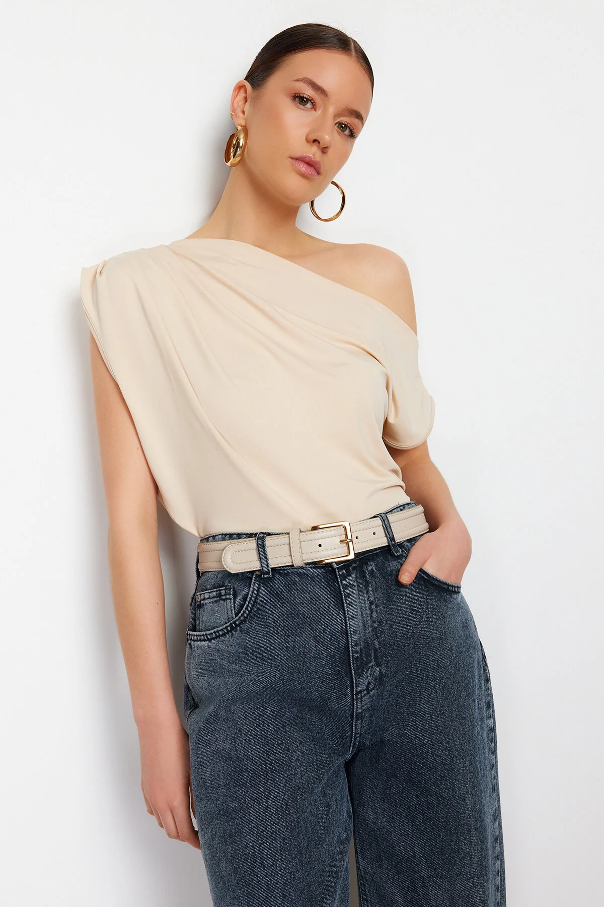 Trendyol Collection  Stein Regular/Normal Fit Asymmetrischer Kragen Ärmellose Stretch-Strickbluse TWOSS24BZ00396