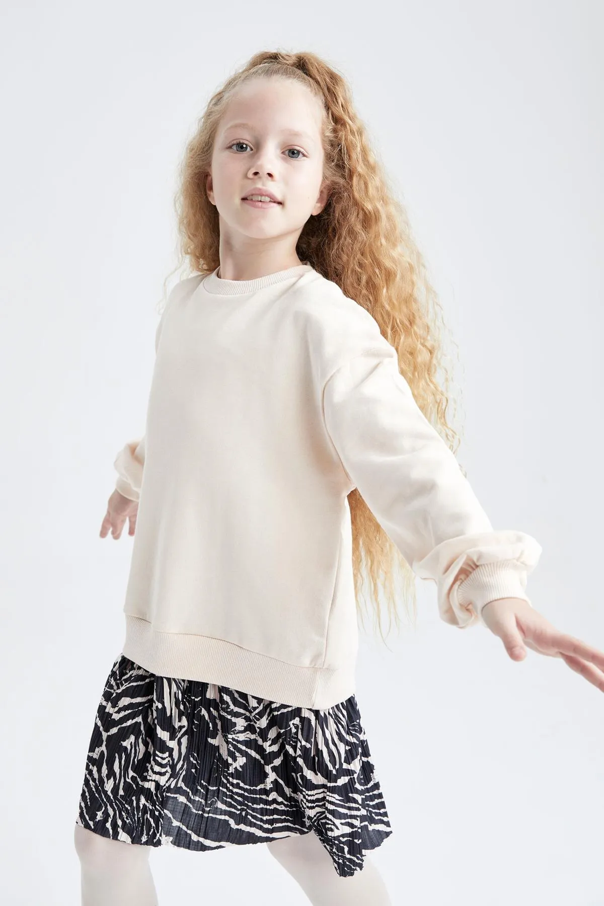 DeFacto  Mädchen-Sweatkleid mit Rundhalsausschnitt Z1235a622wn