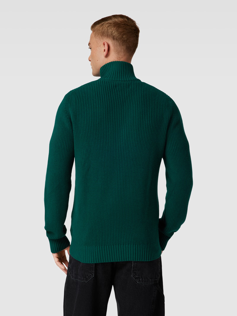 Strickjacke mit Stehkragen Modell 'MAIK' in dunkelgrün