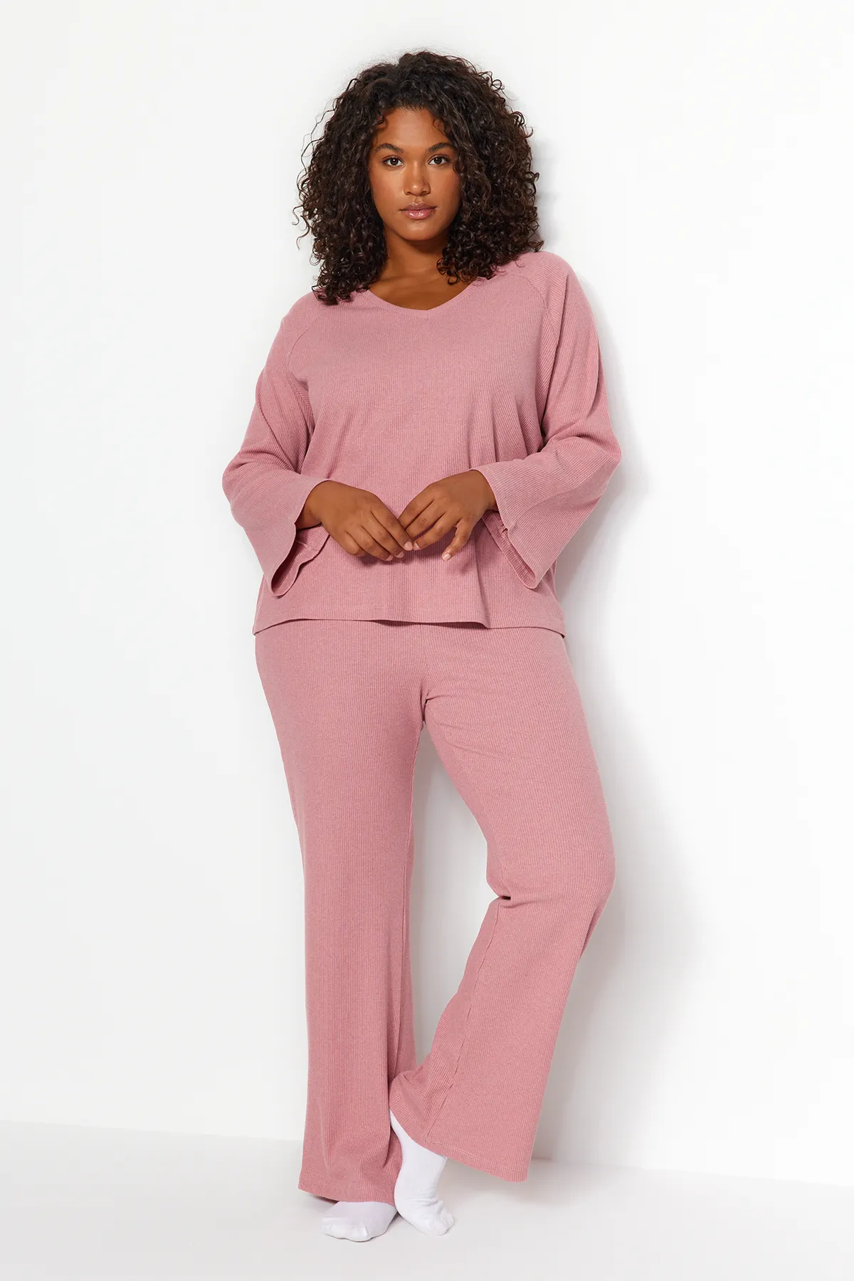 Trendyol Curve  Set aus Oberteil und Unterteil aus Strick mit Kordelzug „Dried Rose“ TBBAW24CP00025