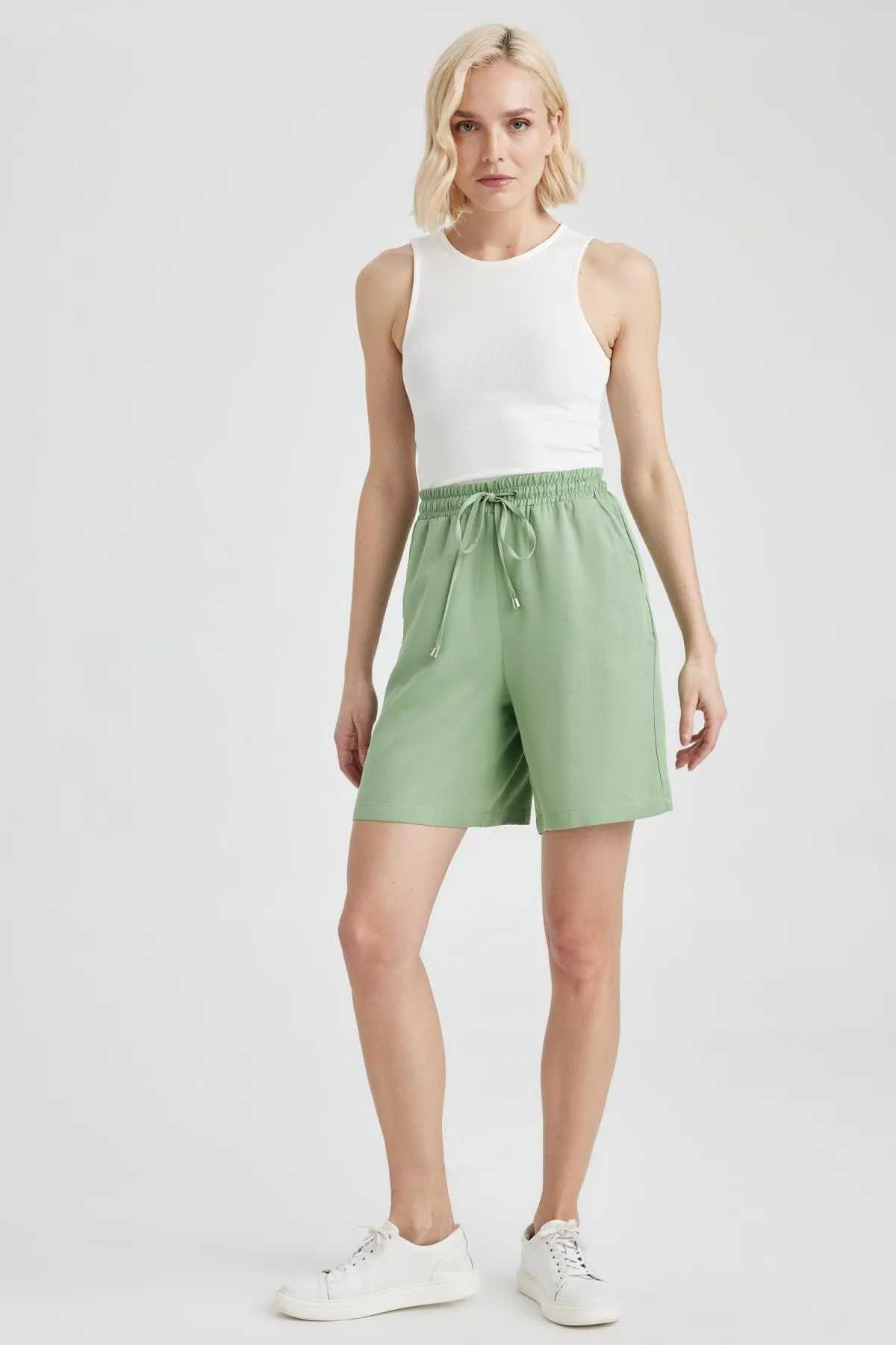 DeFacto  Viskose-Shorts mit hoher Taille und kurzem Bein I6760az23hs