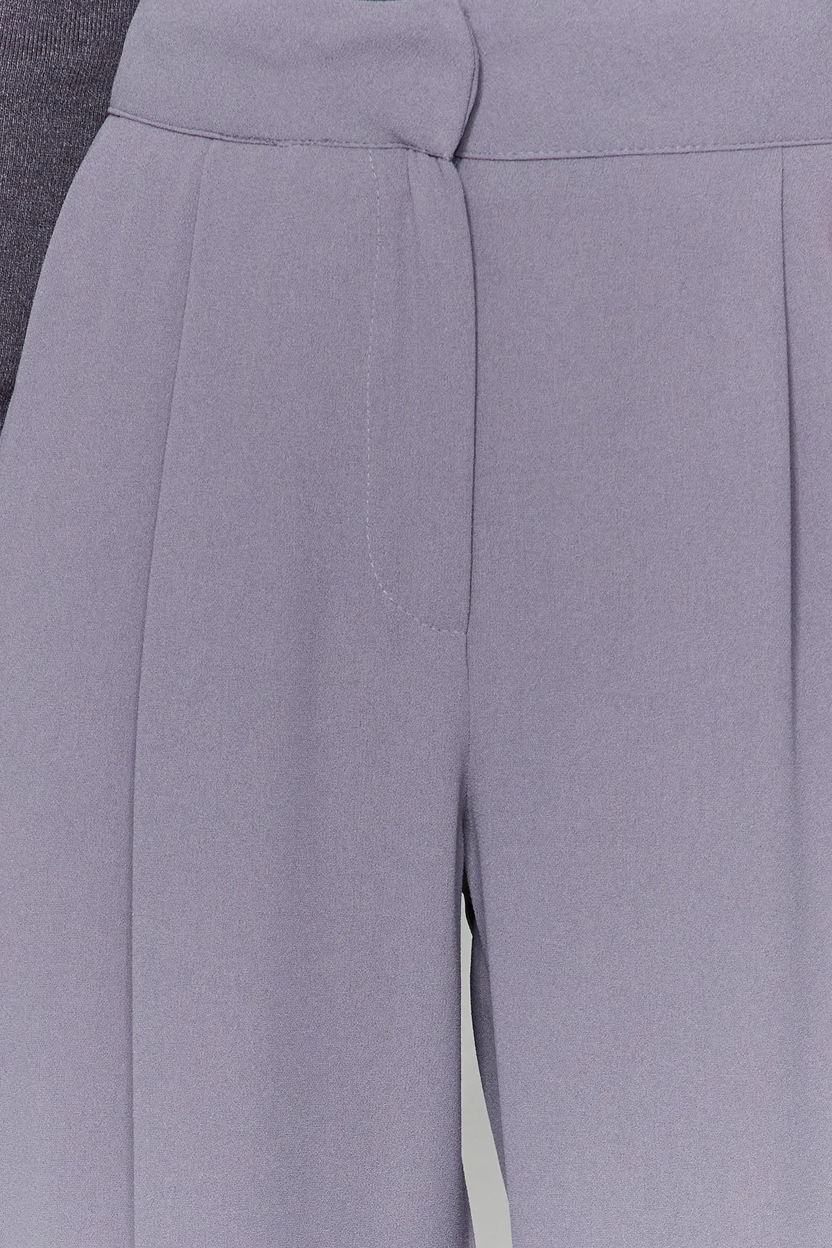 Trendyol Collection  Graue, plissierte Webhose mit weitem Bein TWOSS19WX0017