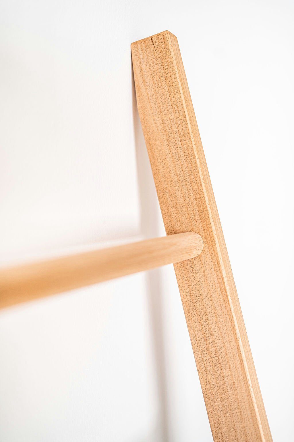 kleiderleiter.de Leiterregal Kleiderleiter Handtuchleiter für Kinderzimmer & Bad 122x37x5,5 cm Handarbeit aus Deutschland, Massivholz aus heimischen Wäldern. Nachhaltig & fair in Deutschland produziert