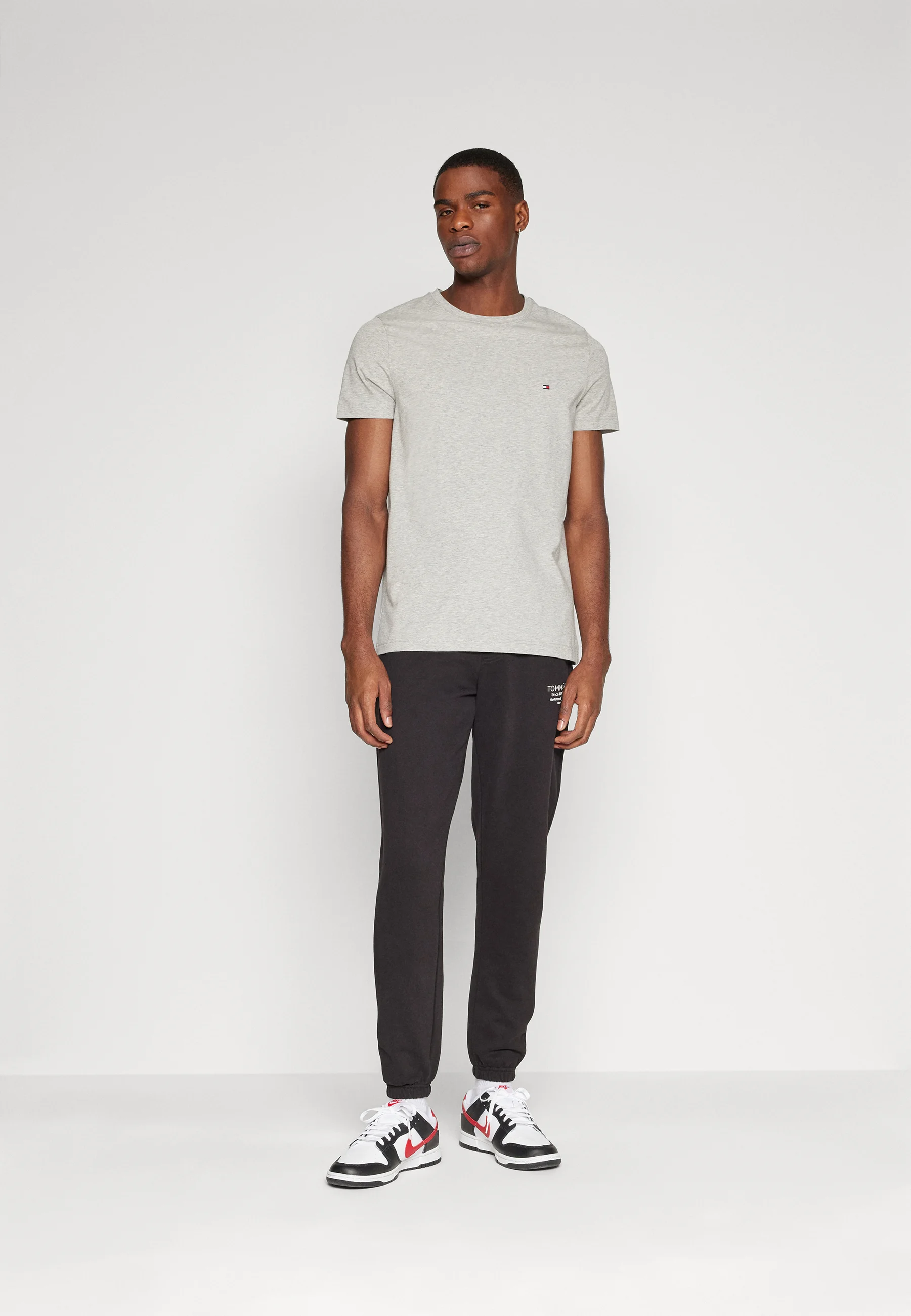 Tommy Jeans SLIM ENTRY GRAPHIC SWEATPANT - Pantalones deportivos
