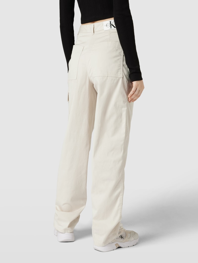 Stoffhose mit Cargotasche in beige