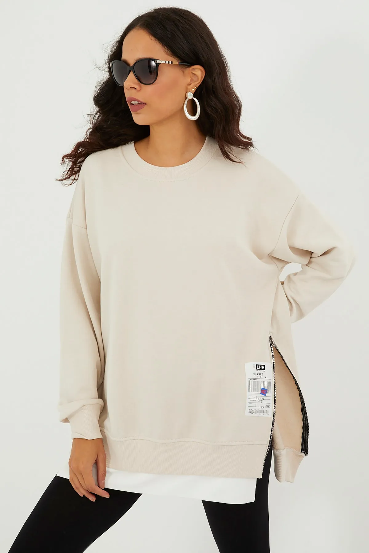 Cool & Sexy  Ecrufarbenes Oversize-Sweatshirt mit seitlichem Reißverschluss für Damen BK231095