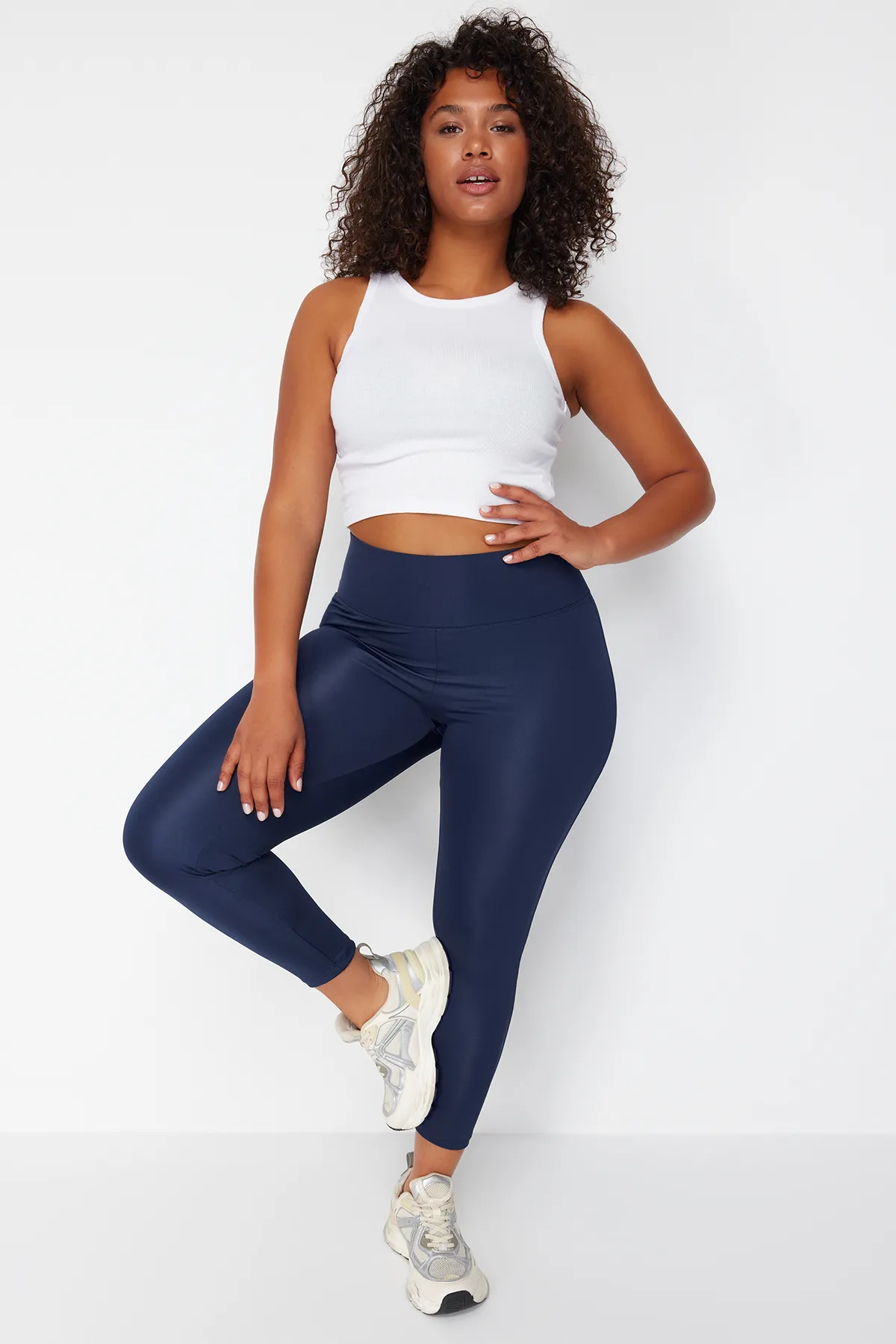 Trendyol Curve  Marineblaue Recovery-Strick-Sportleggings - TBBSS22TY0020