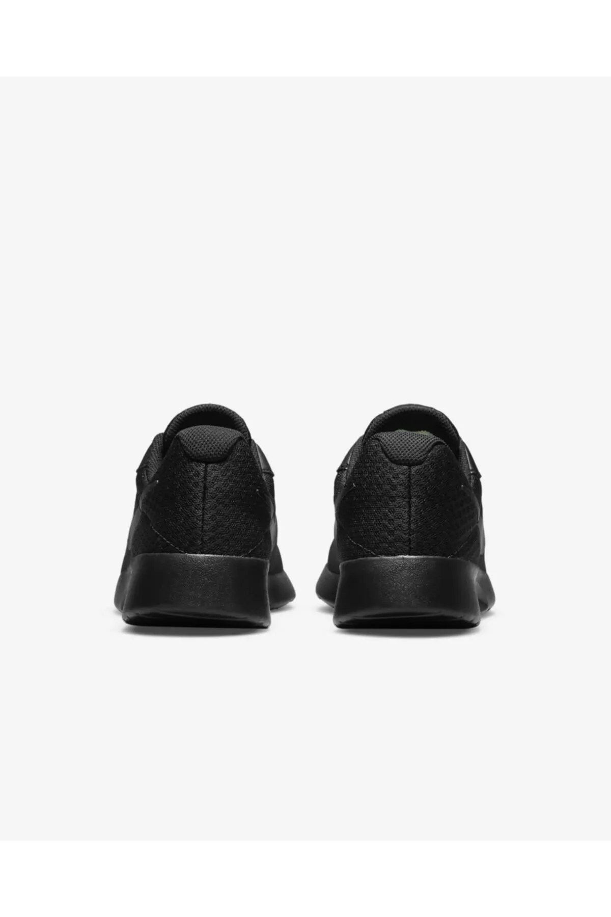 Nike  Dj6257-002 Tanjun Damen-Laufschuhe