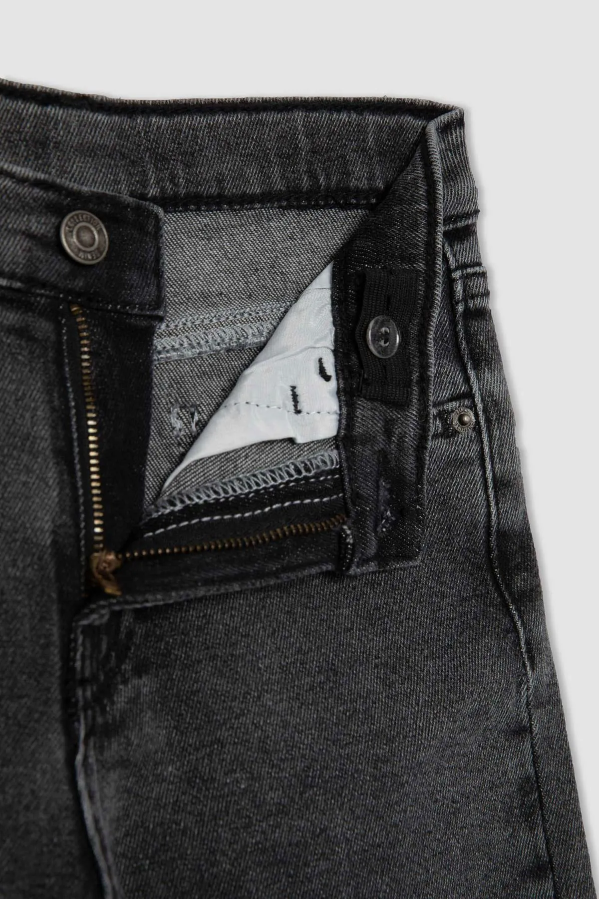 DeFacto  Locker geschnittene Jeanshose für Jungen