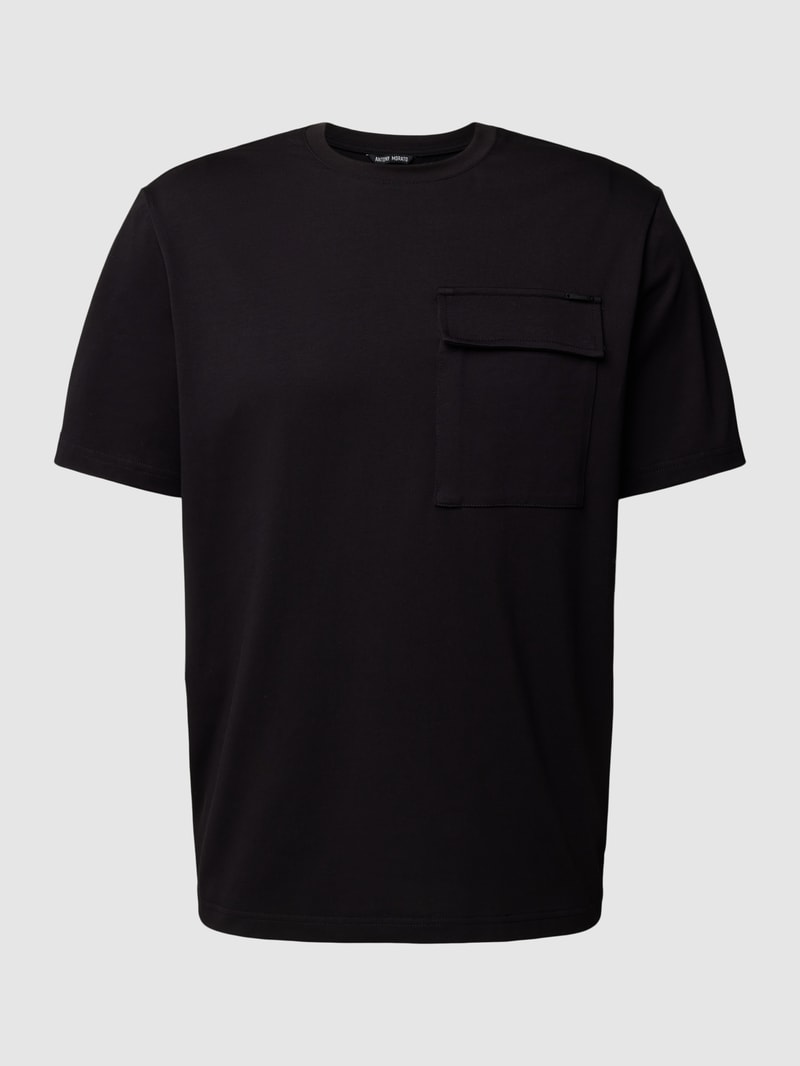 T-Shirt mit Brusttasche in schwarz