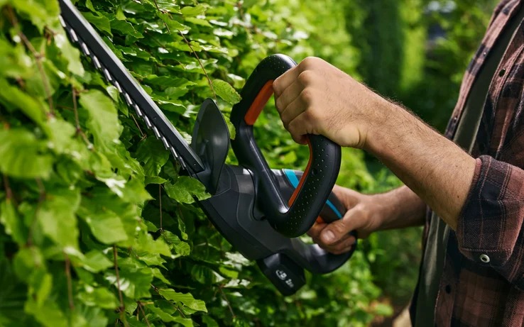 Gardena 14734-20 Leave Heggensch. EasyCut 45/18V P4A Set uklj. 2 Ah u lopovu u dva