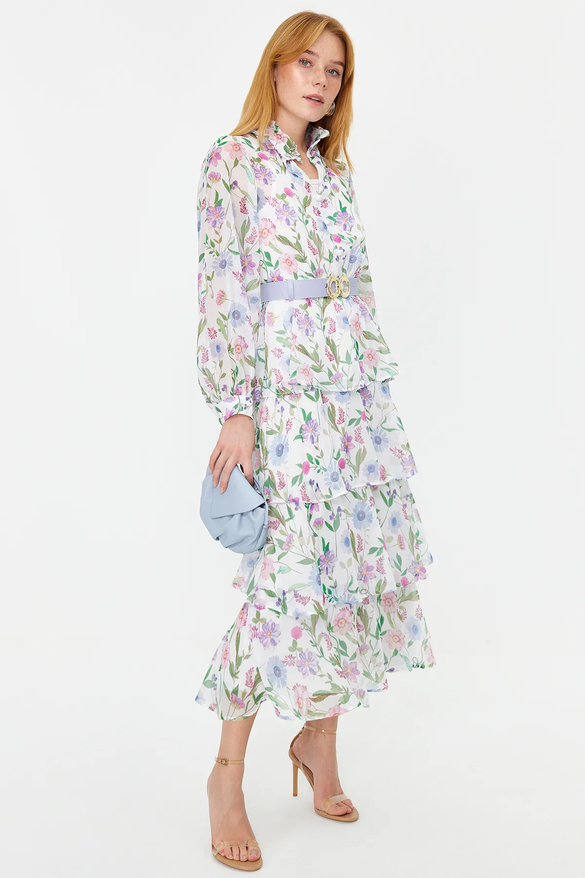 Trendyol Modest  Blaues, mit Gürtel gefüttertes, gewebtes Kleid aus Chiffon mit Blumenmuster TCTSS24EB00024