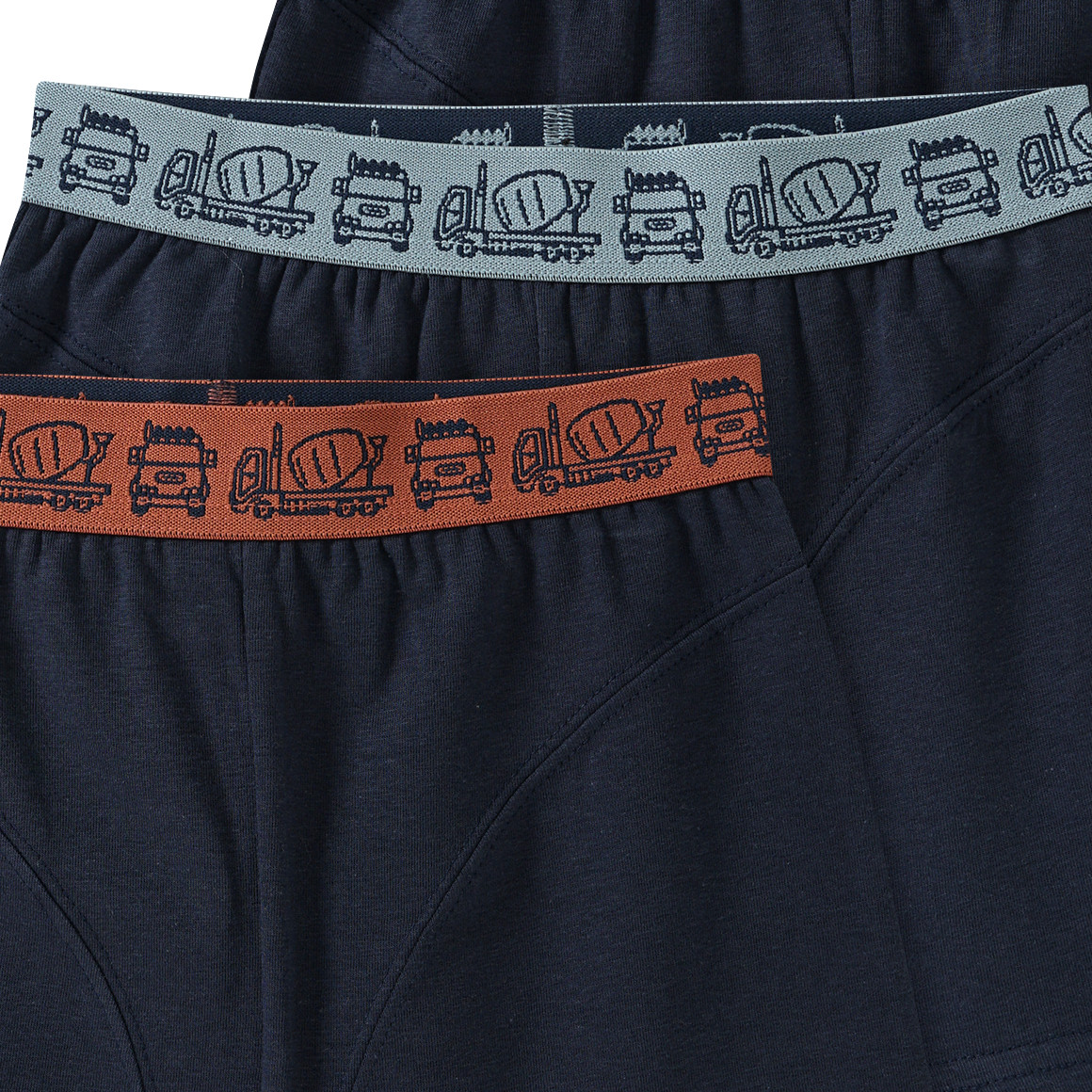 3 Jungen Boxer mit Webbund
