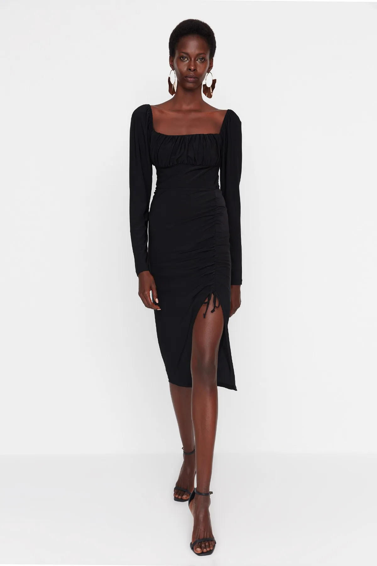 Trendyol Collection  Schwarzes, detailliertes, gestricktes, elegantes Abendkleid TPRAW23EL00236