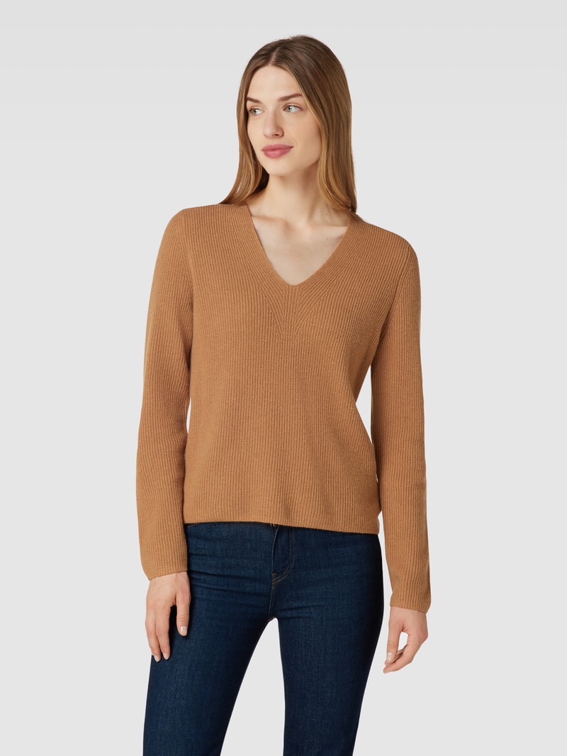 Strickpullover mit V-Ausschnitt in camel