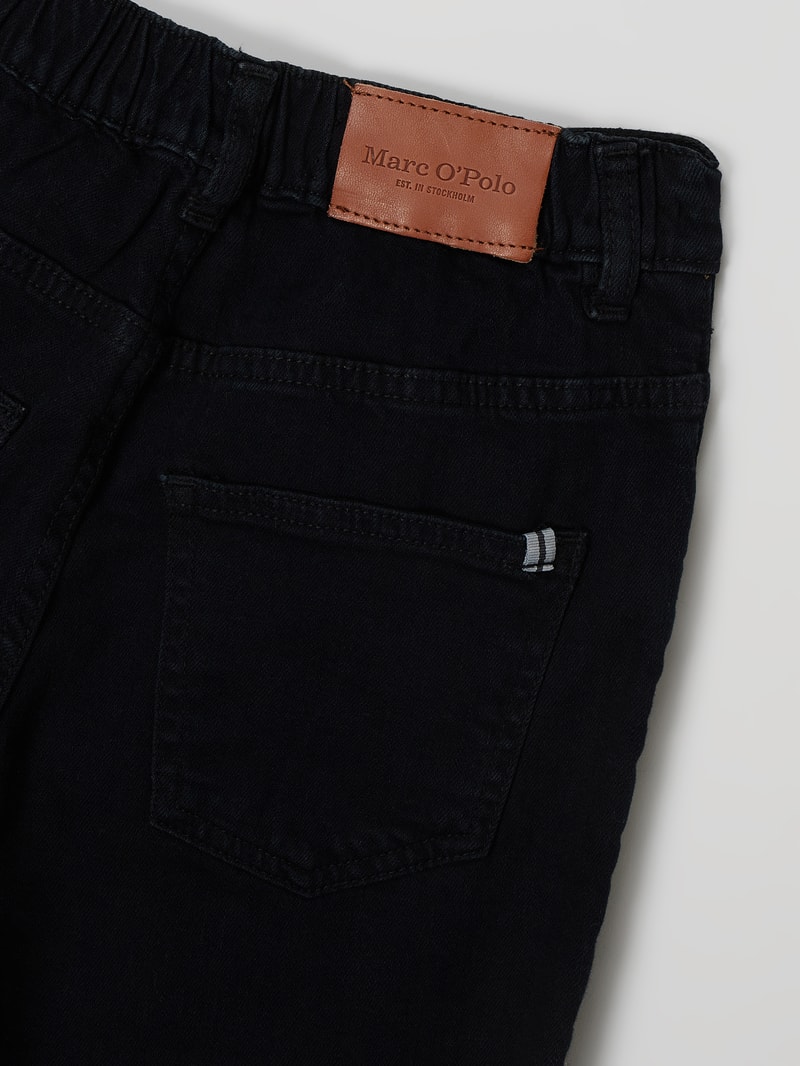 Mom Fit Jeans mit Stretch-Anteil in schwarz