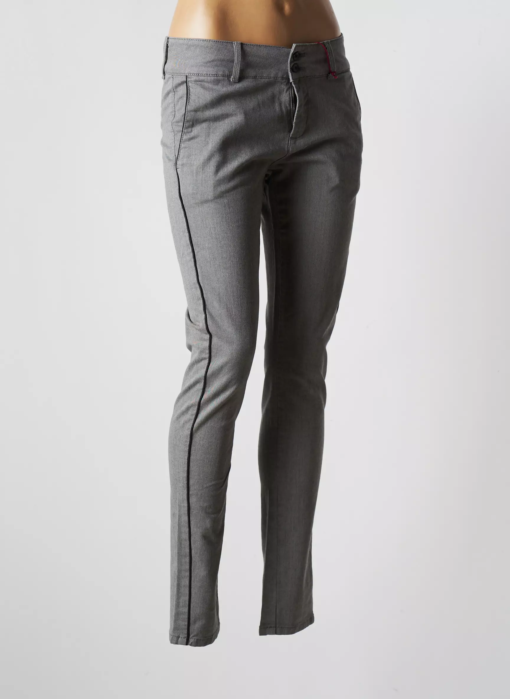 Les Teinturiers Pantalons Chino Femme couleur gris
