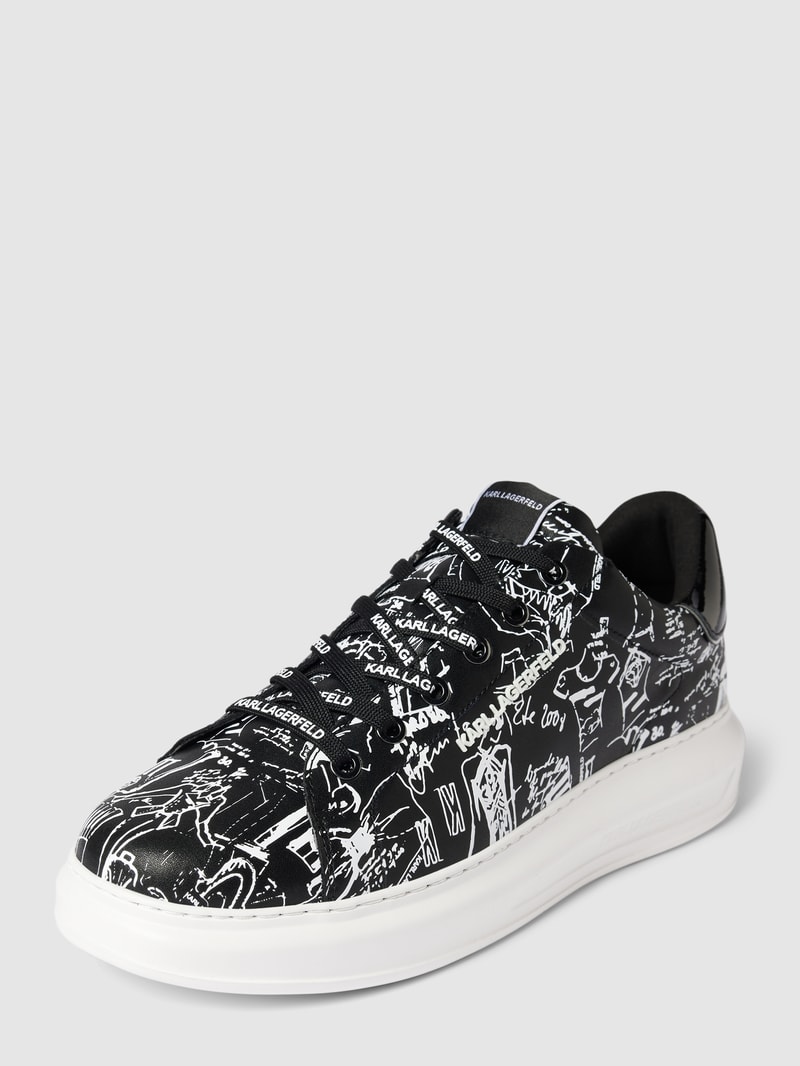 Sneaker aus Leder im Allover-Look in schwarz