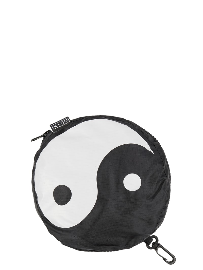 Rucksack mit Zweiwege-Reißverschluss Modell 'Nomad Yin Yang' in schwarz