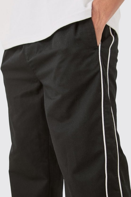 Gerade Hose mit Seitenstreifen und geteiltem Saum