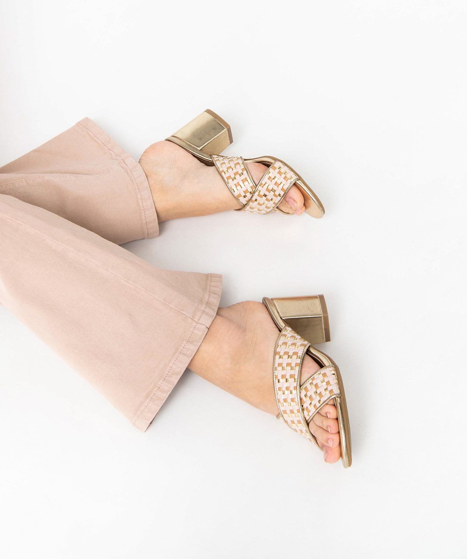 Mules femme à talon carré et brides métallisées or | GEMO