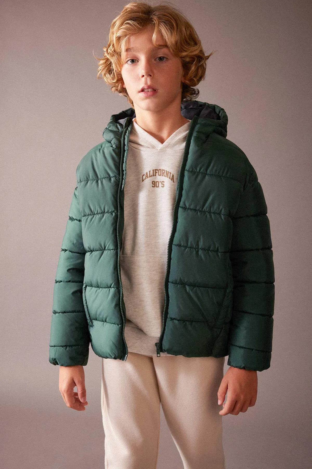 DeFacto  Wasserabweisende Pufferjacke mit Kapuze für Jungen A1875a823wn