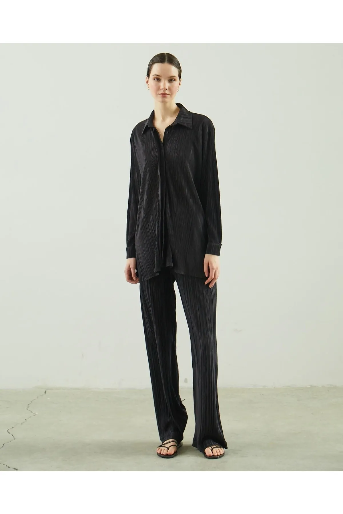 Juste Studio  Cordhemd-Hose Schwarzer Anzug