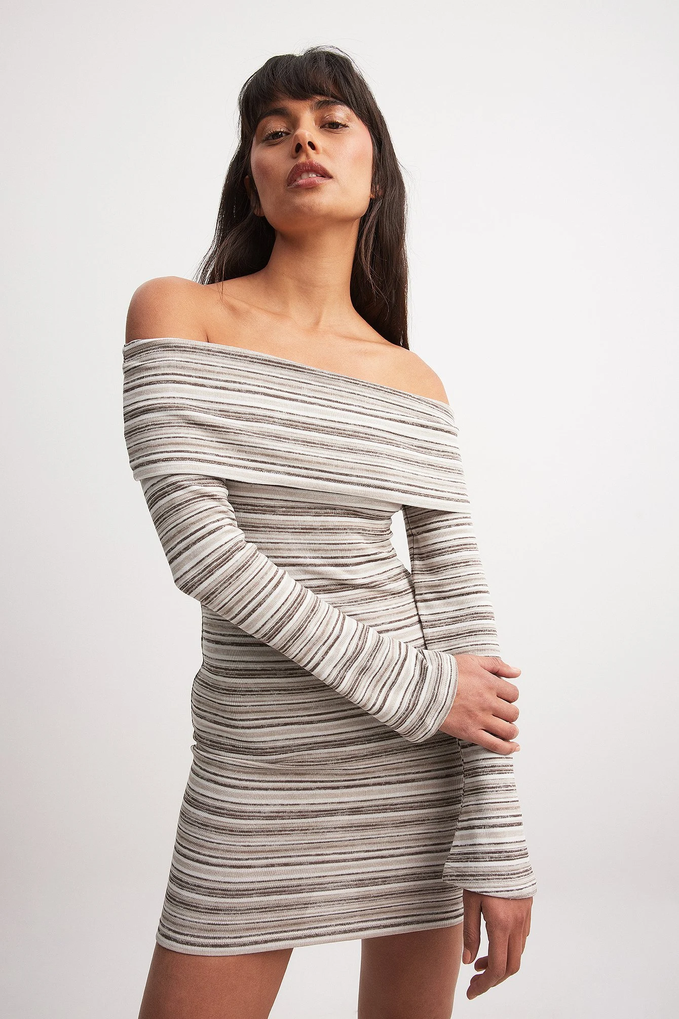 Gestreiftes Off-Shoulder-Minikleid