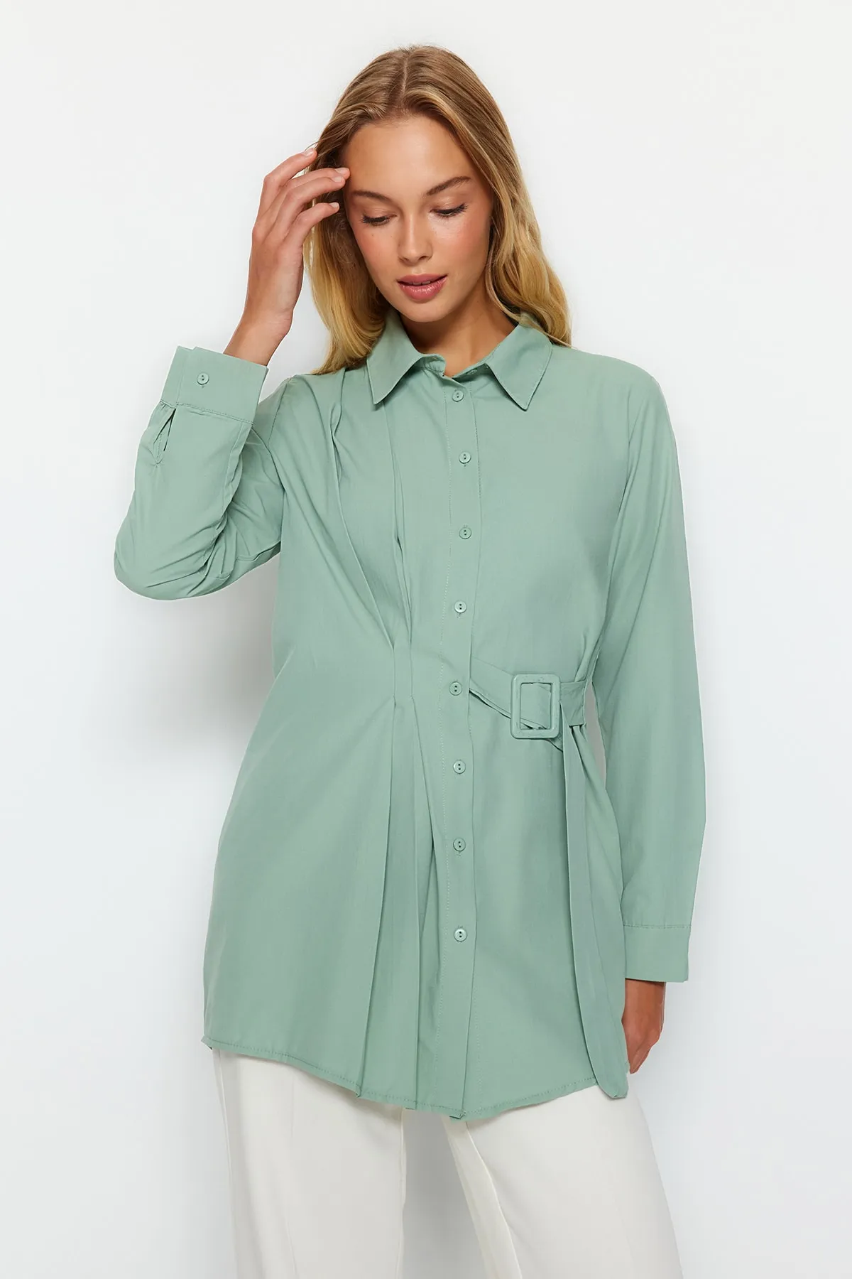 Trendyol Modest  Gewebtes Hemd mit Gürtel in Dunkelmint TCTAW24TG00014