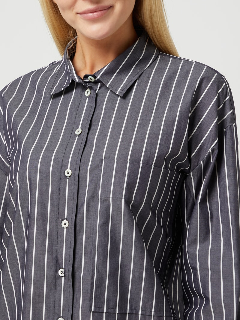 Oversized Bluse mit Nadelstreifen in anthrazit