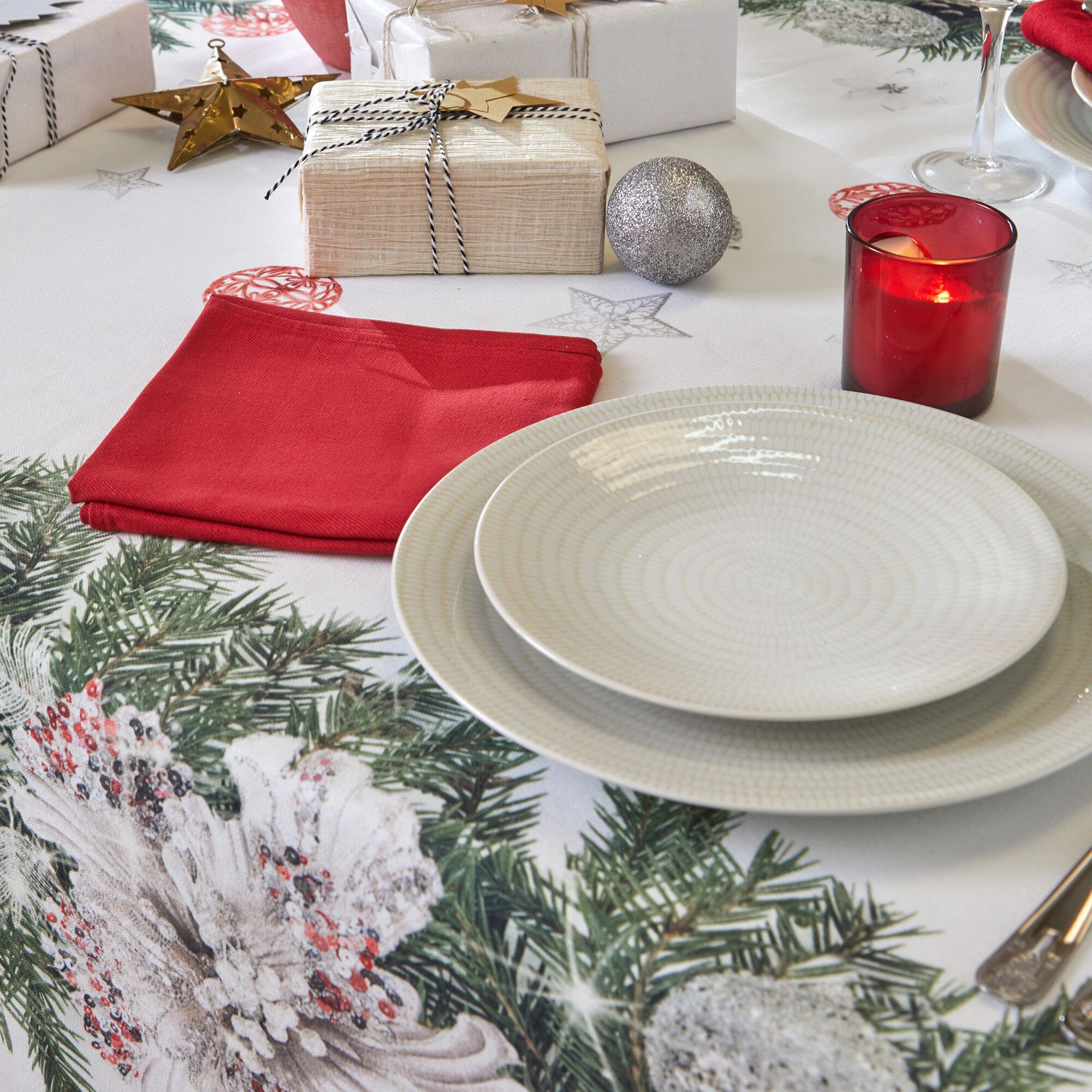 Nappe antitache imprimé couronne de Noël