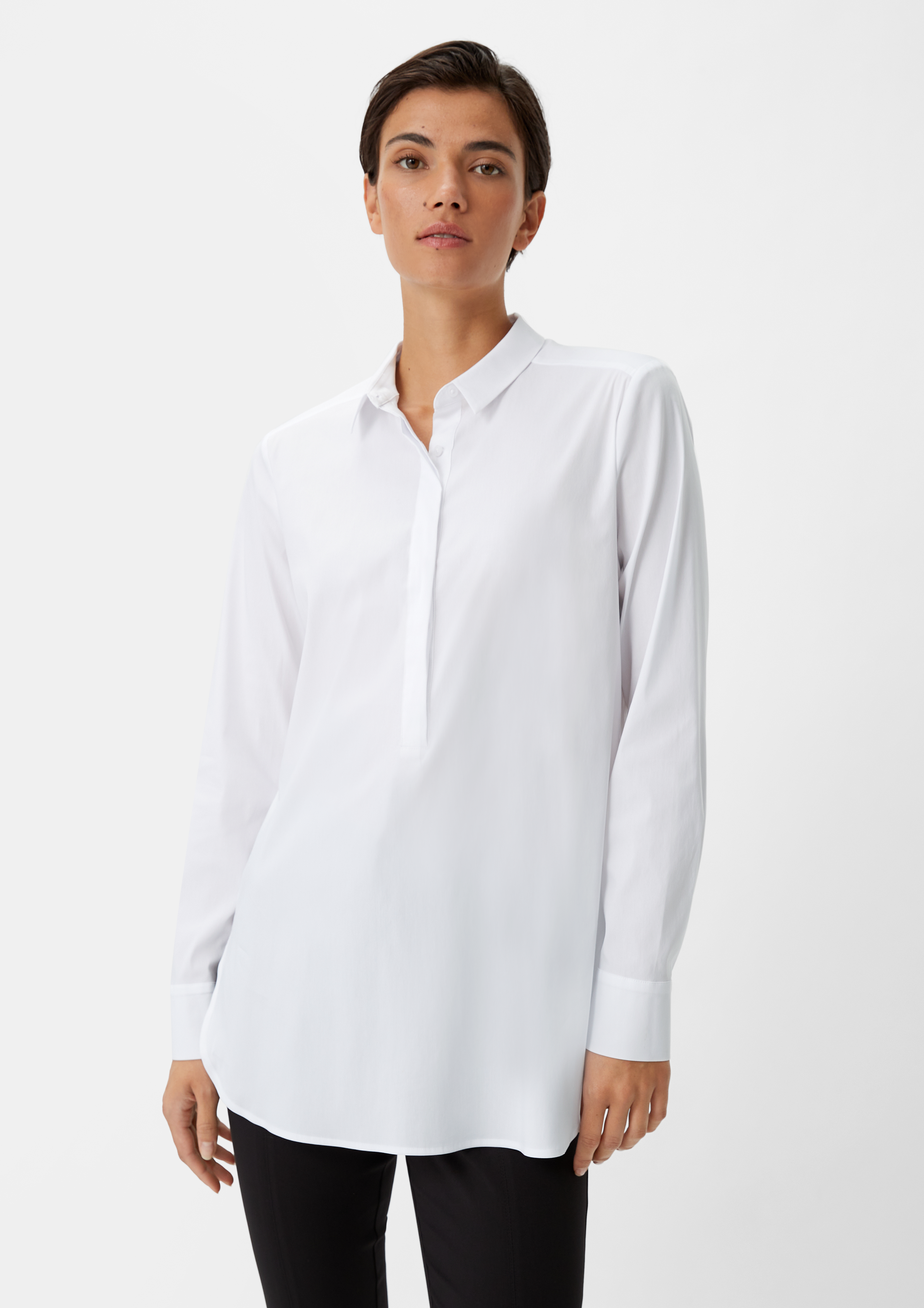 Lockere Baumwollbluse mit halber Knopfleiste - weiß