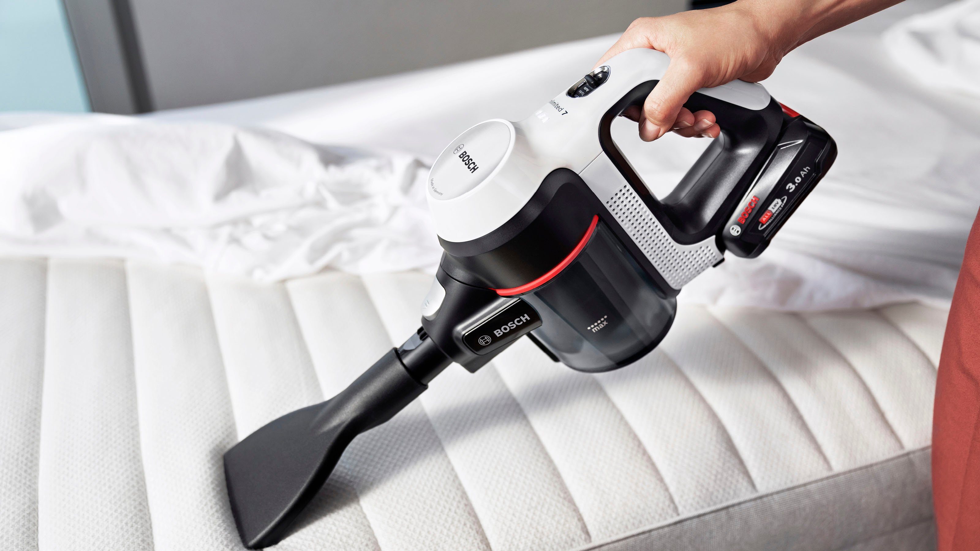BOSCH Akku-Stielstaubsauger Unlimited 7 BSS711W, beutellos, 40 Min. Laufzeit, austauschbarer Akkupack, inkl. umfangreichen Zubehör
