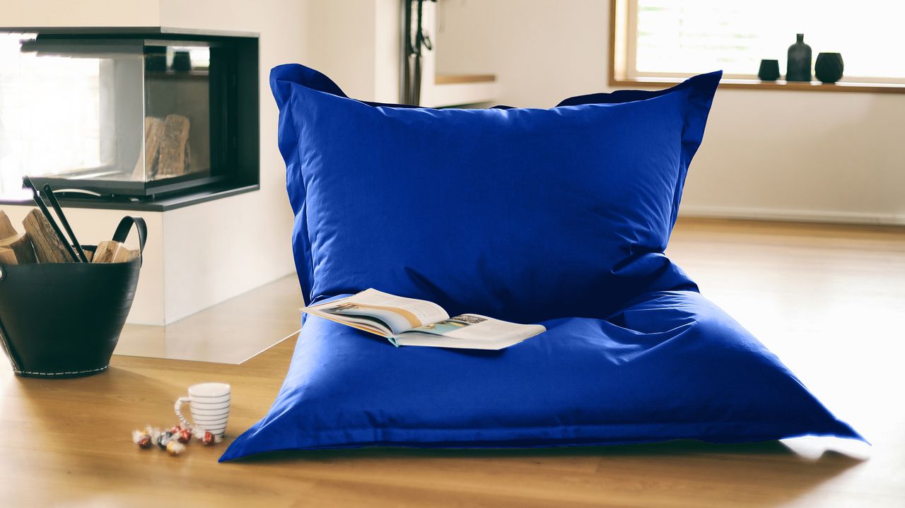 Kinzler Outdoorfähiger Riesensitzsack ca. 140 x 180 cm, Farbe royalblau