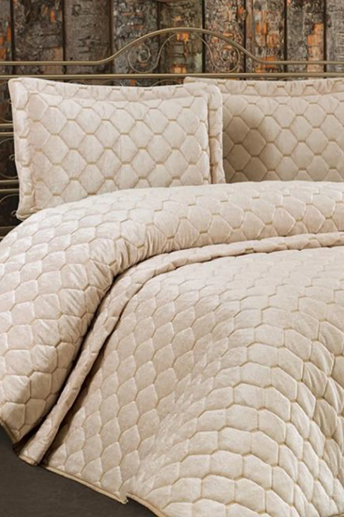 Çeyiz Diyarı  Tagesdecke für Doppelbett, mit Samtfüllung, Lima, Cappuccino