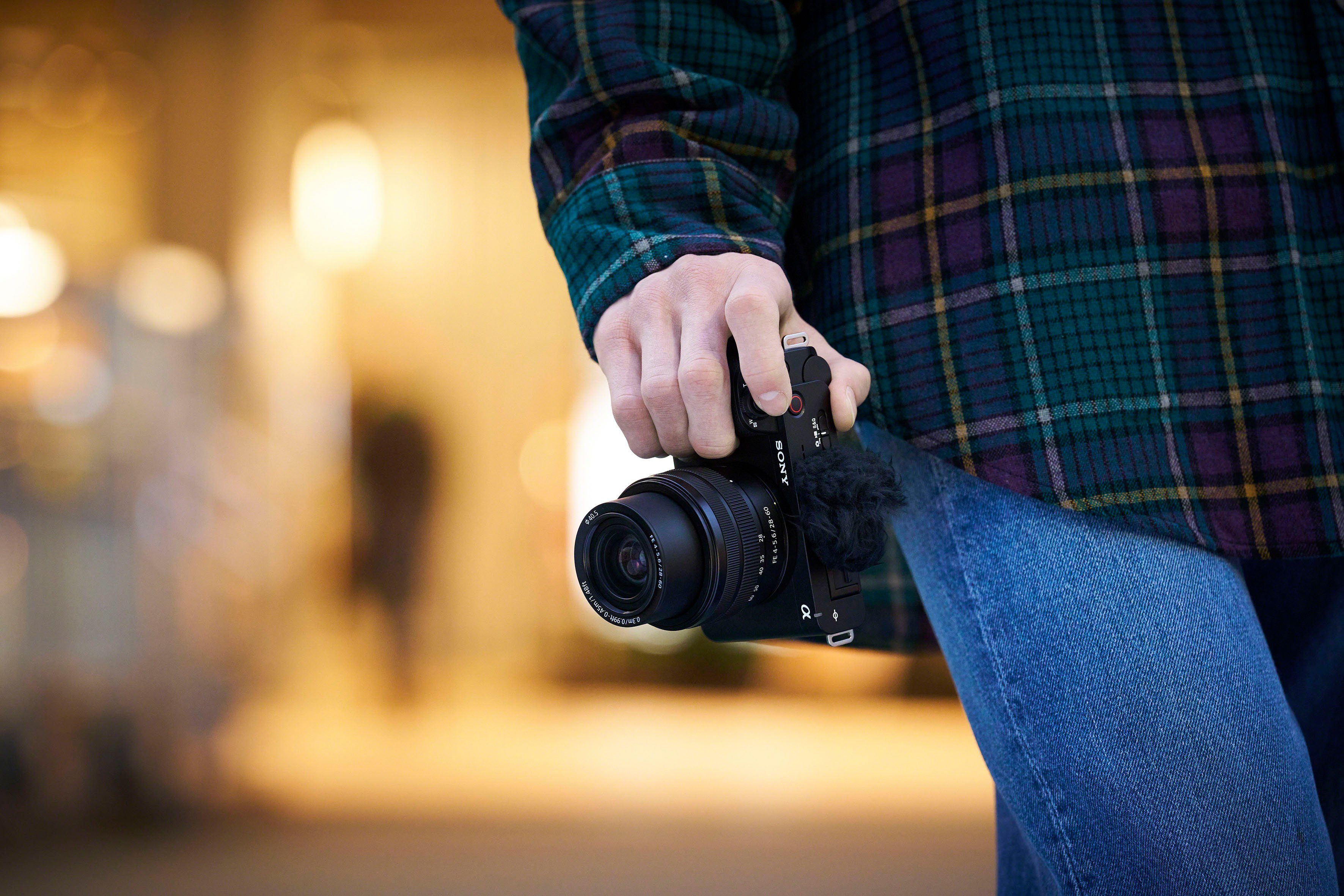 Sony ZV-E1L inkl. SEL-2860 Kit Systemkamera (28–60-mm-Zoomobjektiv, 12,1 MP, Bluetooth, WLAN)