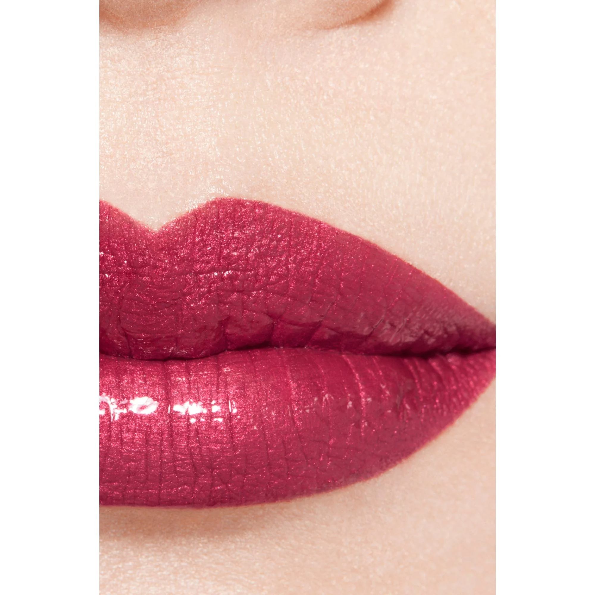 ROUGE ALLURE LAQUE - EL LABIAL FLUIDO BRILLANTE DE EXTREMADAMENTE DURACIÓN