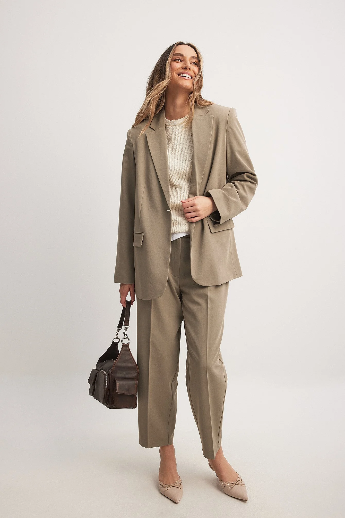 Cropped-Anzughose mit mittlerer Taille