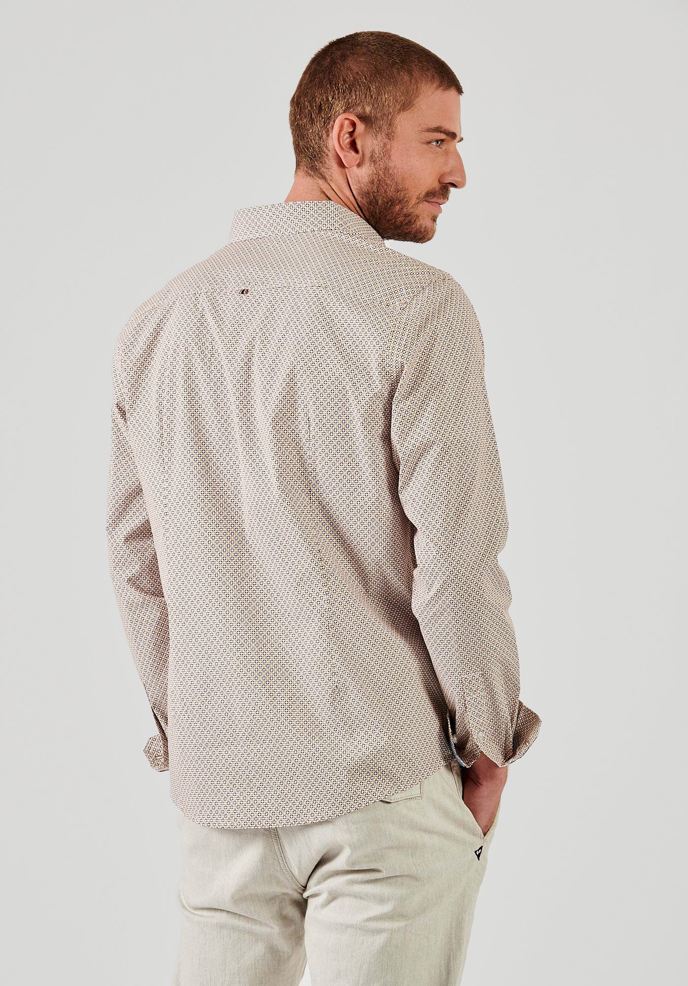 ROWAN  Chemise beige imprimée homme