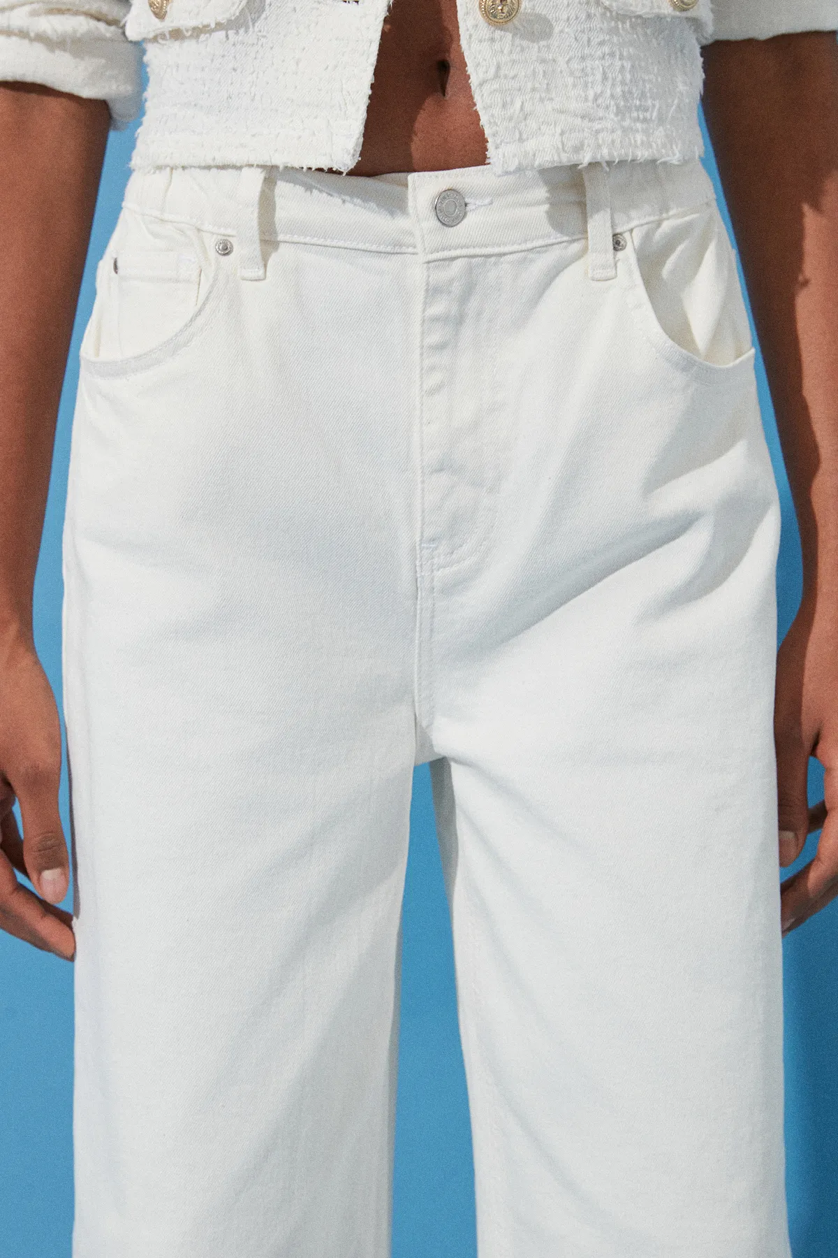 Trendyol Collection  Weiße, nachhaltigere Jeans mit hohem Bund und extra weitem Bein und elastischem Bund TWOSS24JE00143