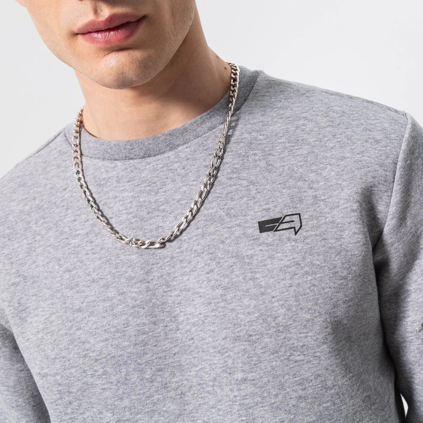 CONFRONT SWEATSHIRT ESSENTIAL CREW Grau