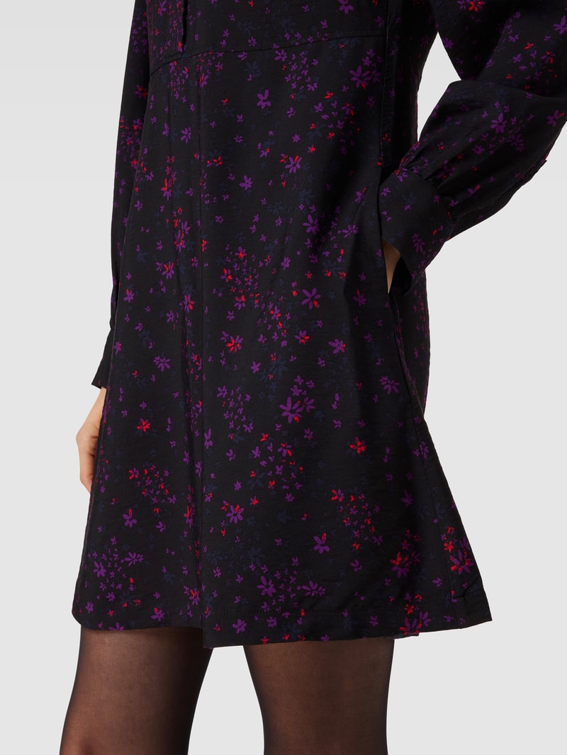 Minikleid mit floralem Allover-Muster in schwarz