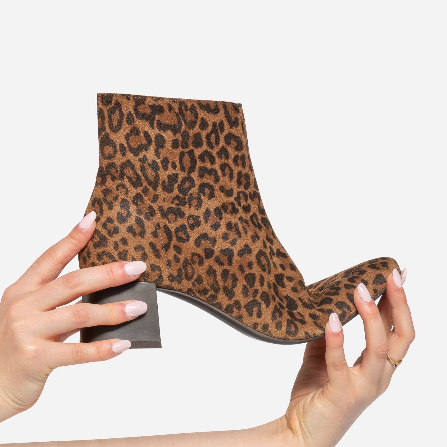 Boots camel éco-conçu cuir velours motif léopard